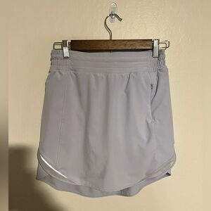 Lululemon Hotty Hot Skort Size 6 like new no stains